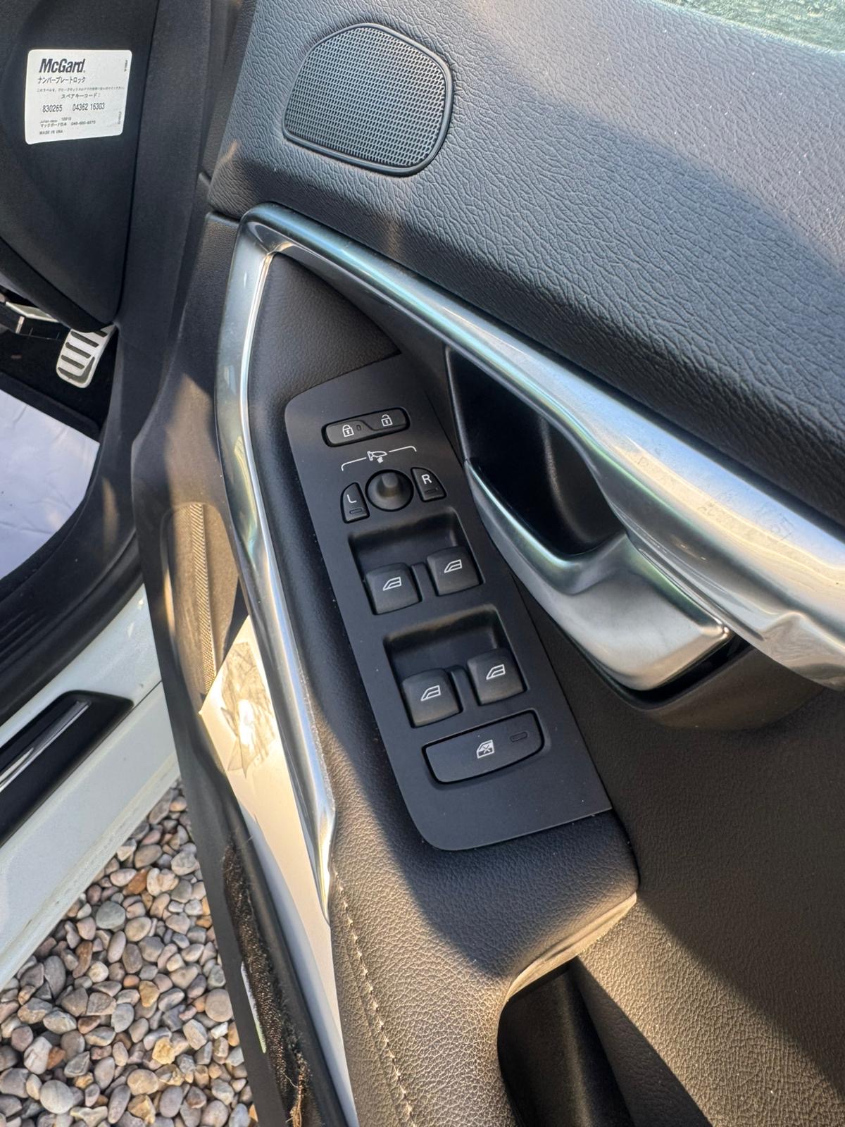 db3cf09b-b5f2-4ffa-adbf-3ae941ec027e